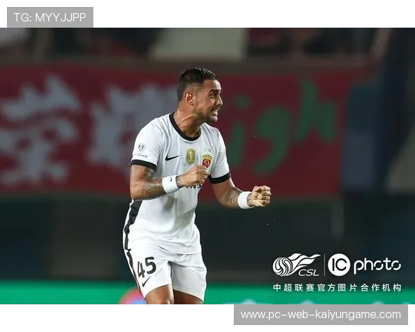 上海海港莱昂纳多边路快速带球：足球新风潮，攻防全能新典范